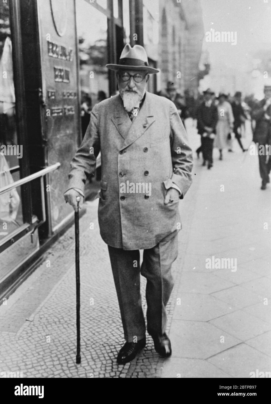 Jetzt im Ruhestand . Ex Zar Ferdinand von Bulgarien, zu Fuß in Berlin. Der Ex-Zar feiert kurz seinen siebzigsten Geburtstag. 12 Februar 1931 Stockfoto