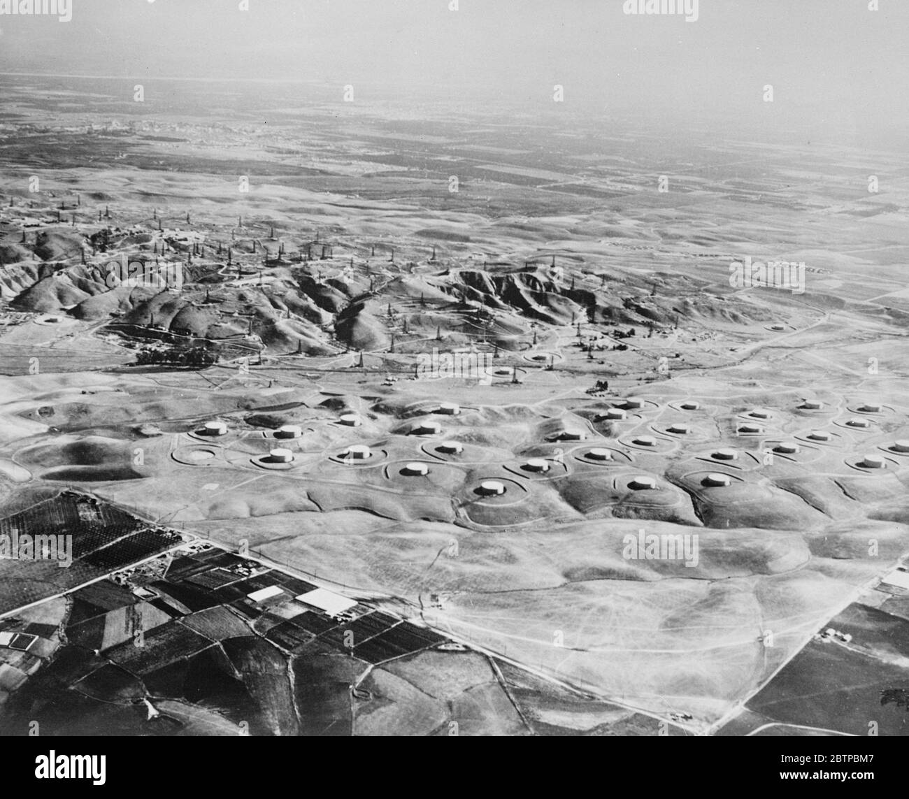 Ein ideales Ölfeld. Ein Blick auf die Coyote Hills Oil Field, Kalifornien. 17. September 1930 Stockfoto