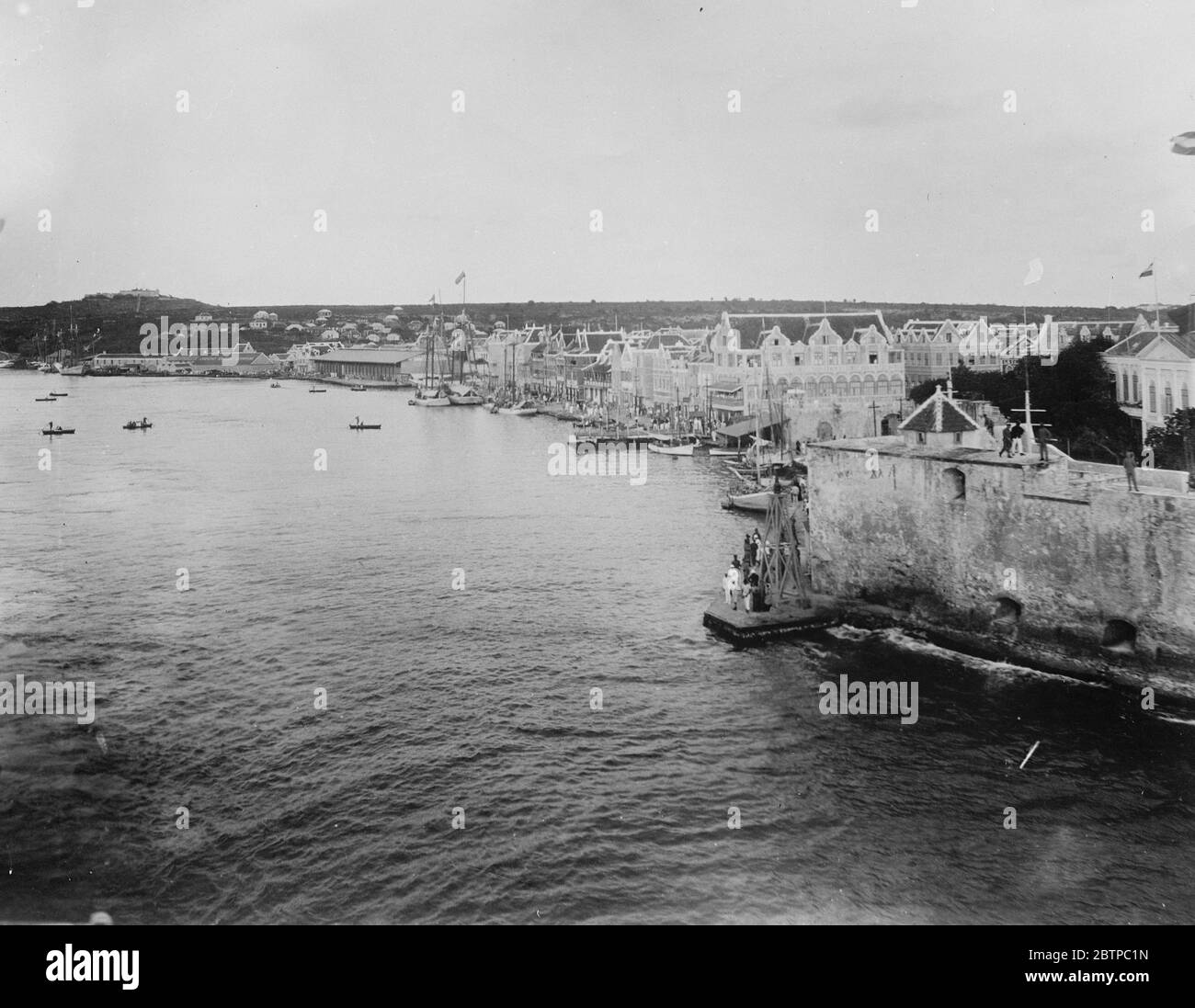 Buccaneers überfallen eine Stadt. Willemstad der von Gesetzlosen angegriffen wurde. 11 Juni 1929 Stockfoto