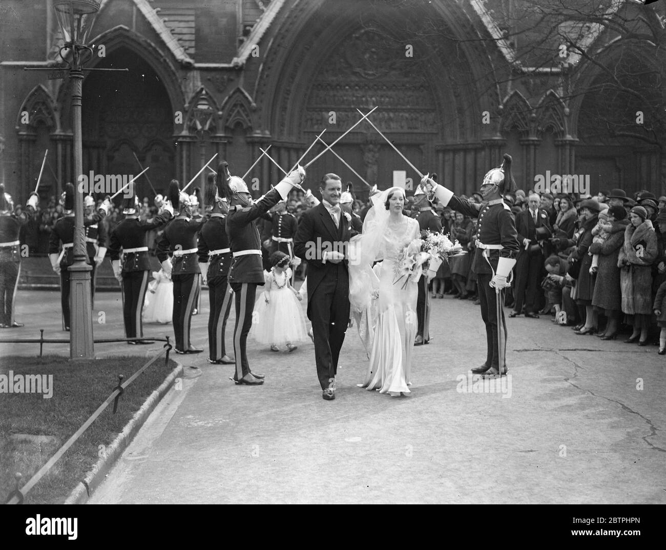Hochzeit . Miss Molly Le Bas und Major M Burrows in St Margarets, Westminster. April 1932 Stockfoto