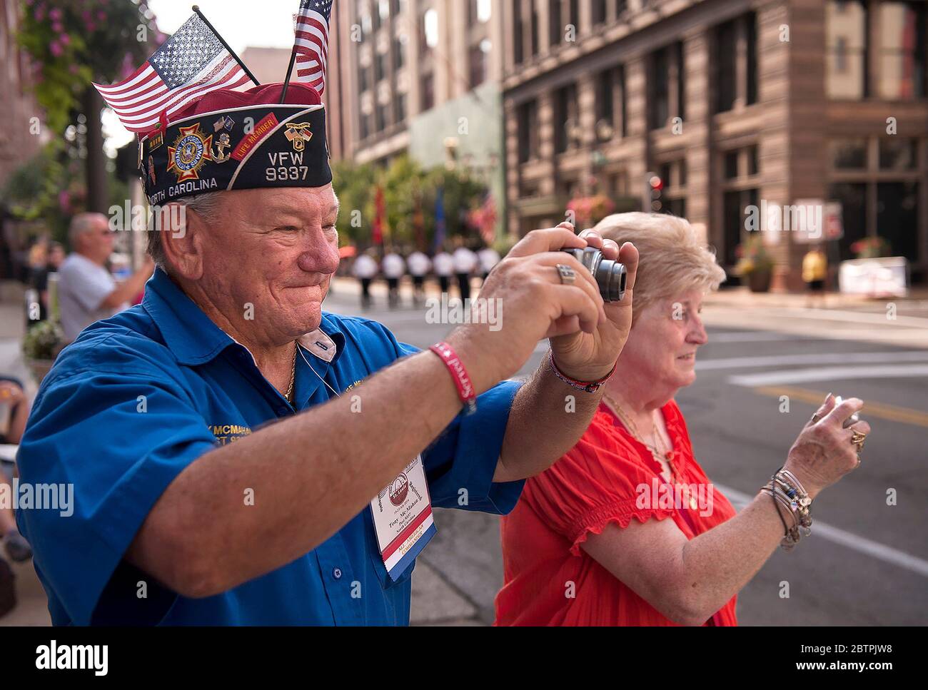 VFW Military Salute Parade und Patriotic Celebration in der Innenstadt von St. Louis, Missouri USA. Stockfoto