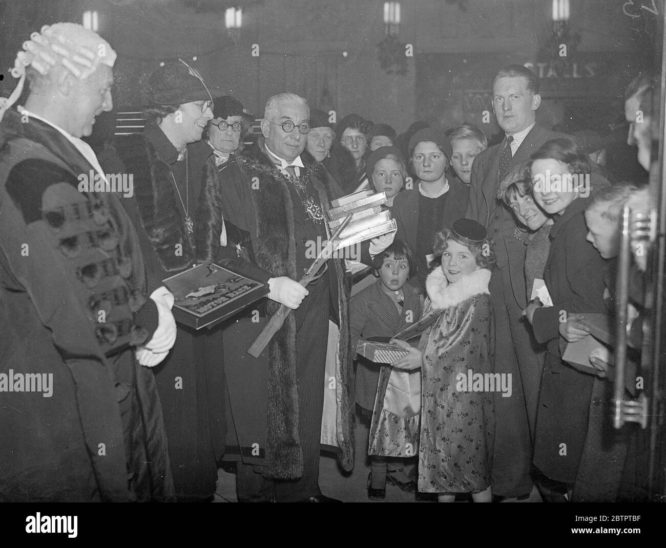 [Keine Originalunterschrift] Feier, Preise, Zeremonie, Kinder, Weihnachten 21. Dezember 1937 Stockfoto