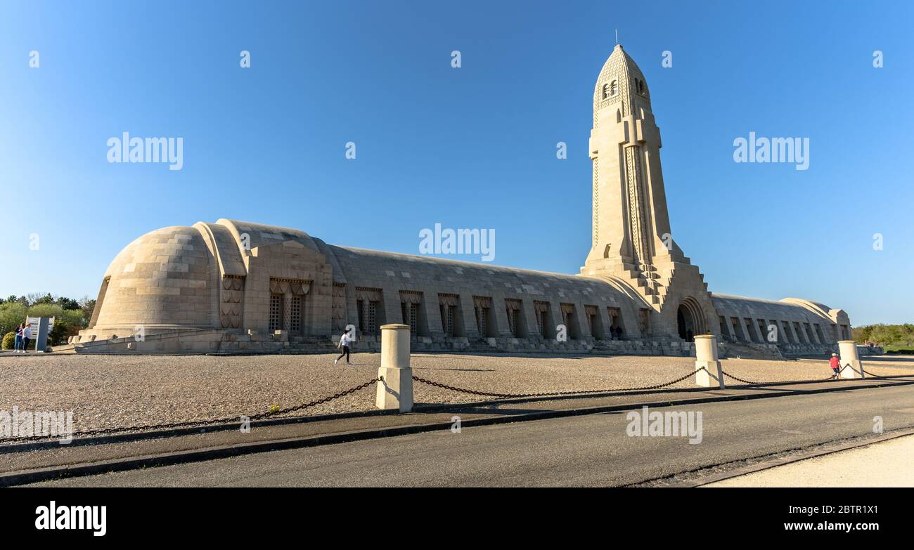 Das Douaumont-Beinhaus erinnert an die Toten aus der Schlacht von Verdun Stockfoto