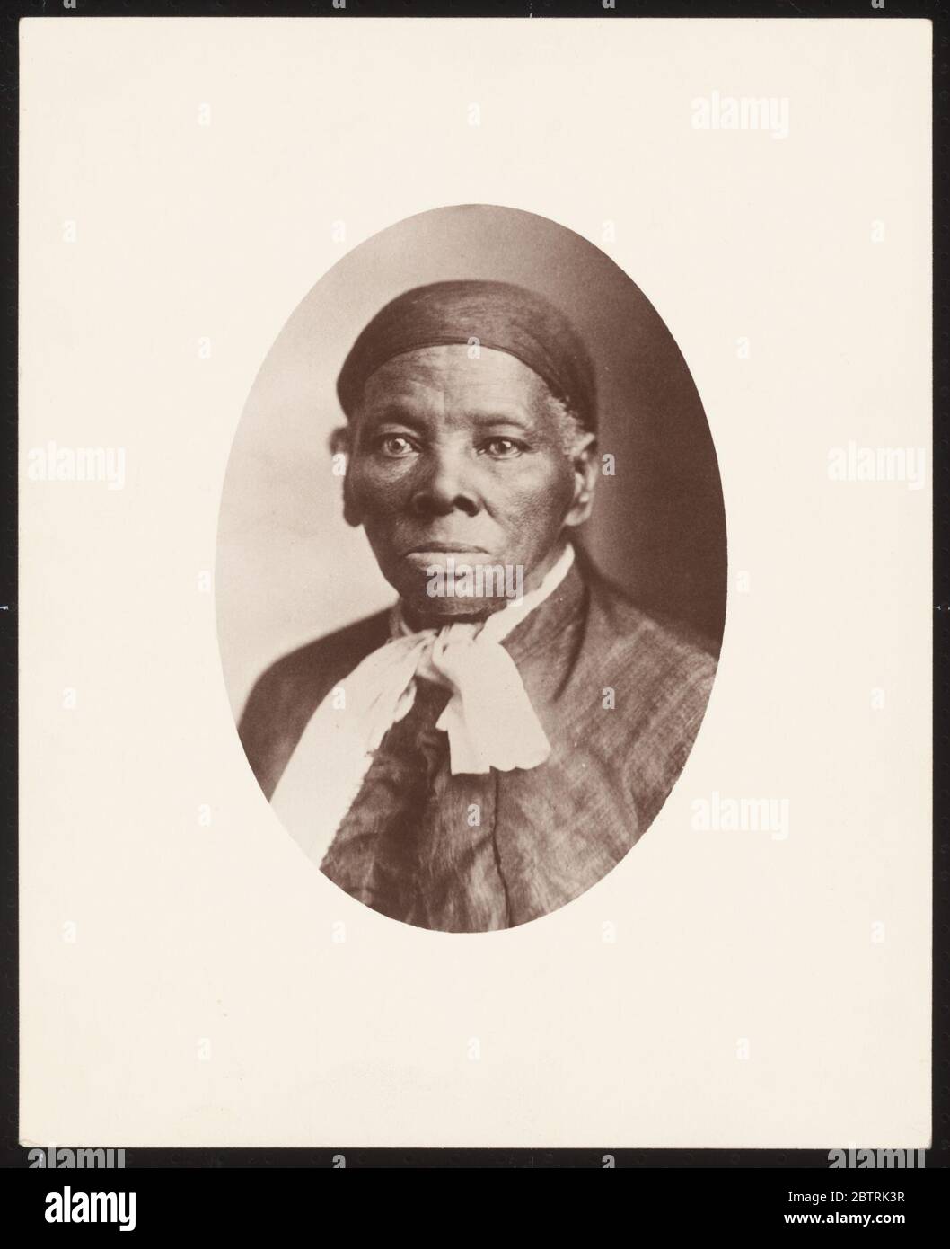 Albumendruck von Harriet Tubman. Ein großes Albumabdruck von Harriet Tubman von Tarby Studios in Auburn, NY. Das Bild ist von einem älteren Print vergrößert. Stockfoto