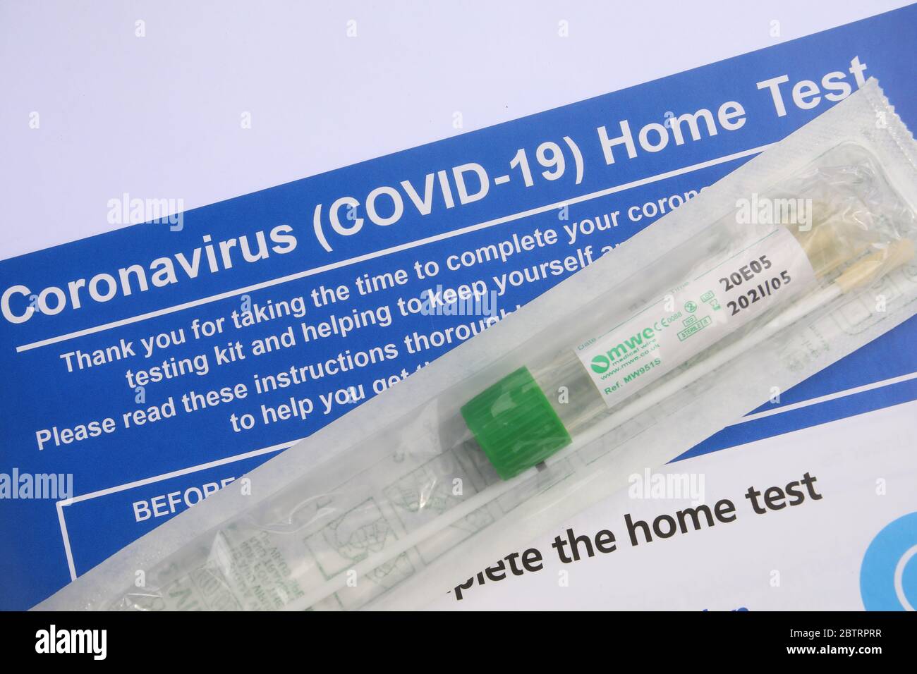 Coronavirus (Covid-19) Home Test, bereit für das neue Track and Trace Programm in Großbritannien Stockfoto