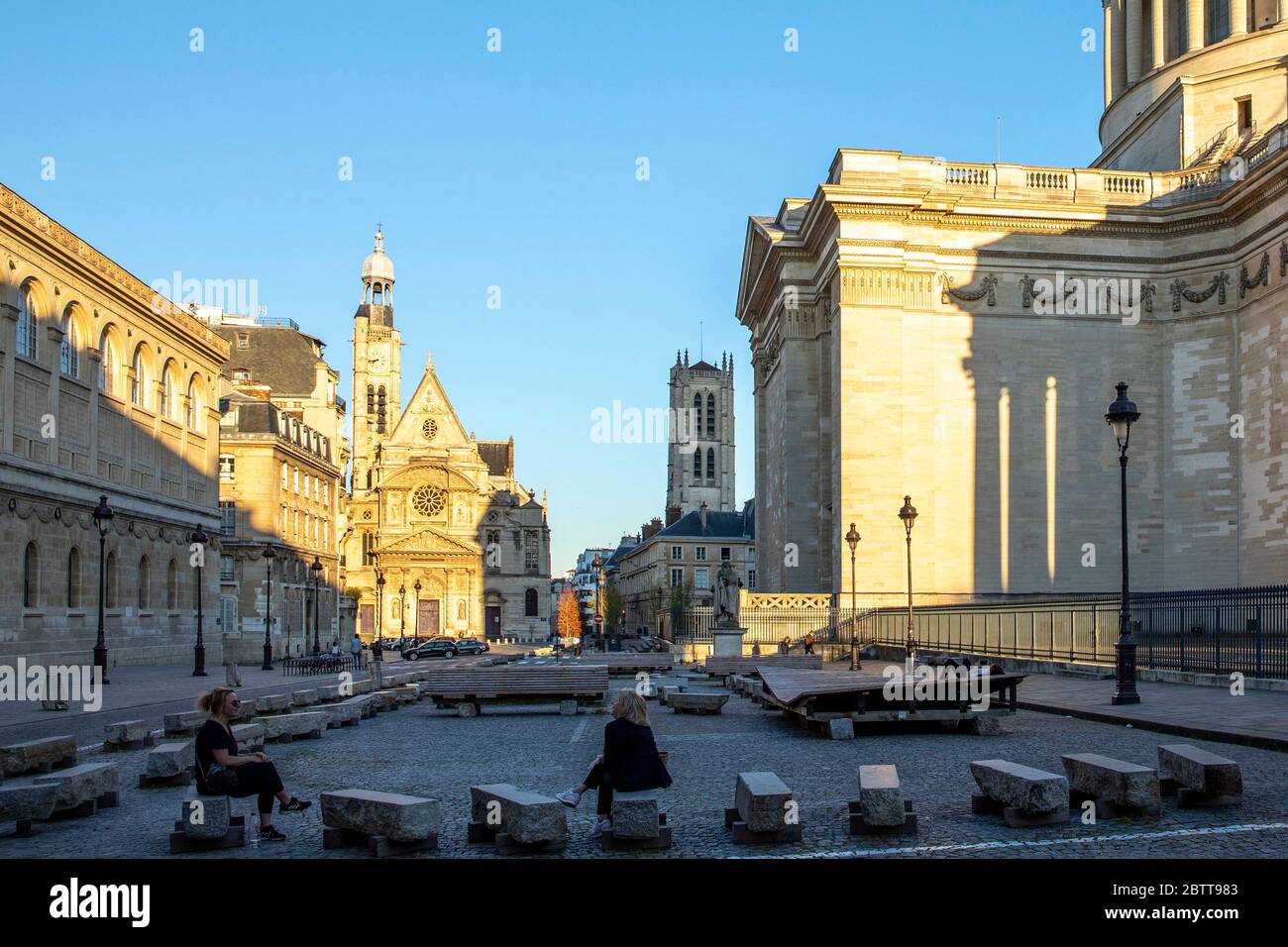 Paris, Frankreich - 5. April 2020: 20. Tag der Eindämmung wegen Covid-19 vor dem Pantheon in Paris Stockfoto