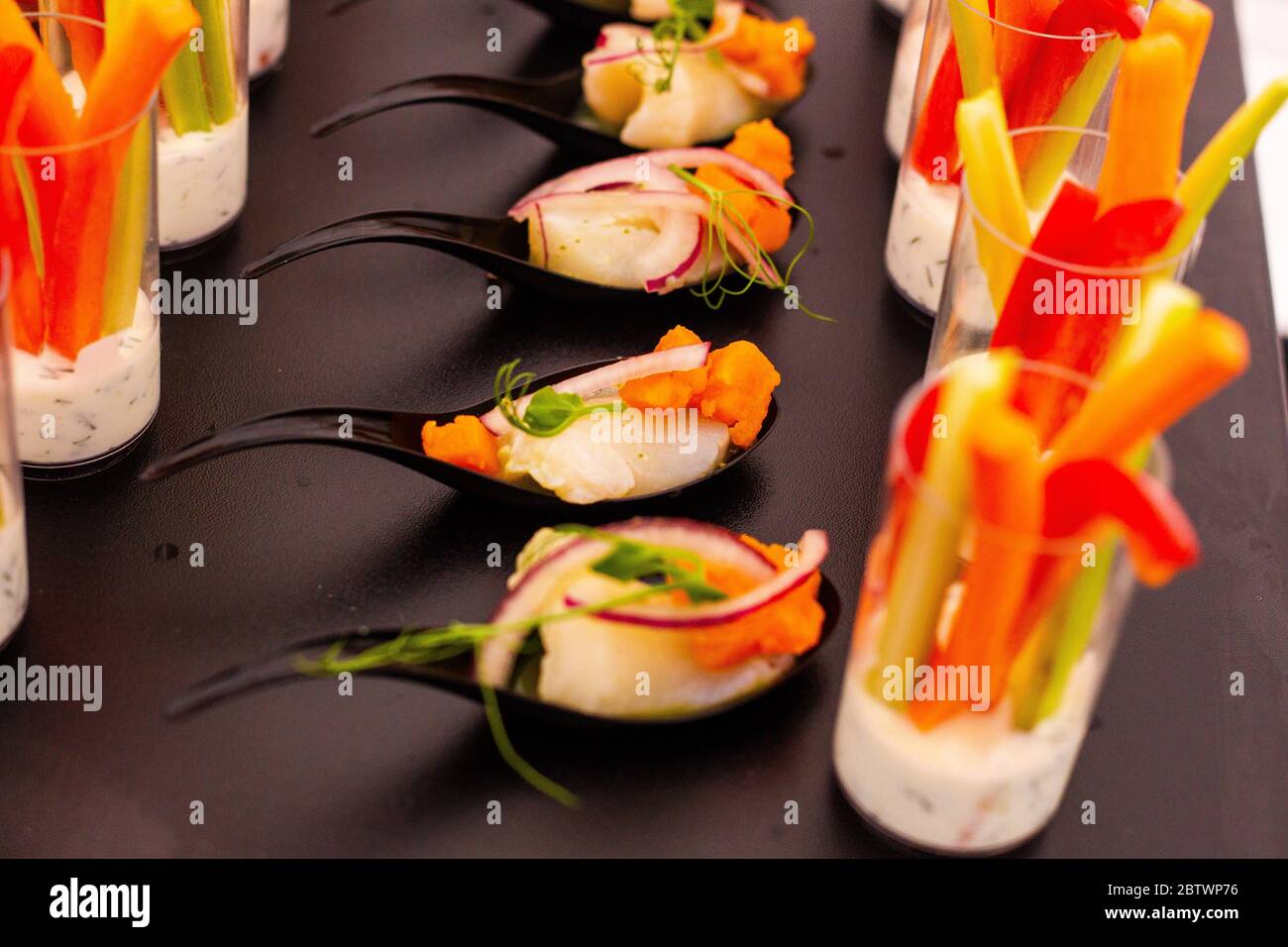 Away Catering Auswahl an luxuriösen Mahlzeiten Stockfoto