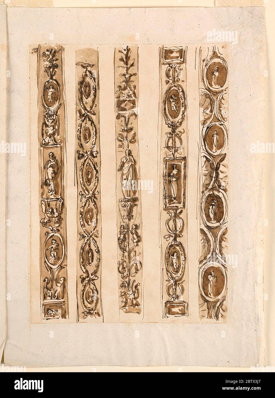 Design für die Verzierungen von fünf Pilaster Streifen. Forschung in ProgressLinksreihe: Ein Leuchter mit einer Basis wie in 1938-88-1468. Nach ihm hockt ein Gripon und unterstützt ein ovoidales Medaillon mit einem liegenden Putto. Geflügelte Halbfiguren von Kindern verbinden das Medaillon mit einem länglichen Rahmen mit einer weiblichen Figur. Stockfoto