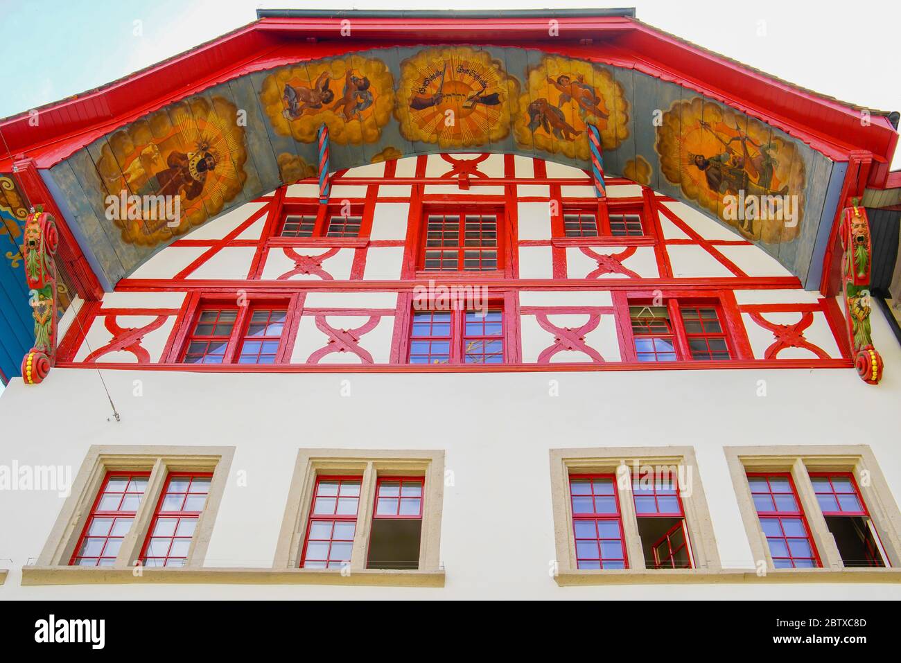 Buntes Gebäude in der Rathausgasse 10, Weibezahlhaus zum Erker, 1664-1665. Altstadt Aarau ist die Stadt der wunderschön dekorierten Dachdecken, Canto Stockfoto