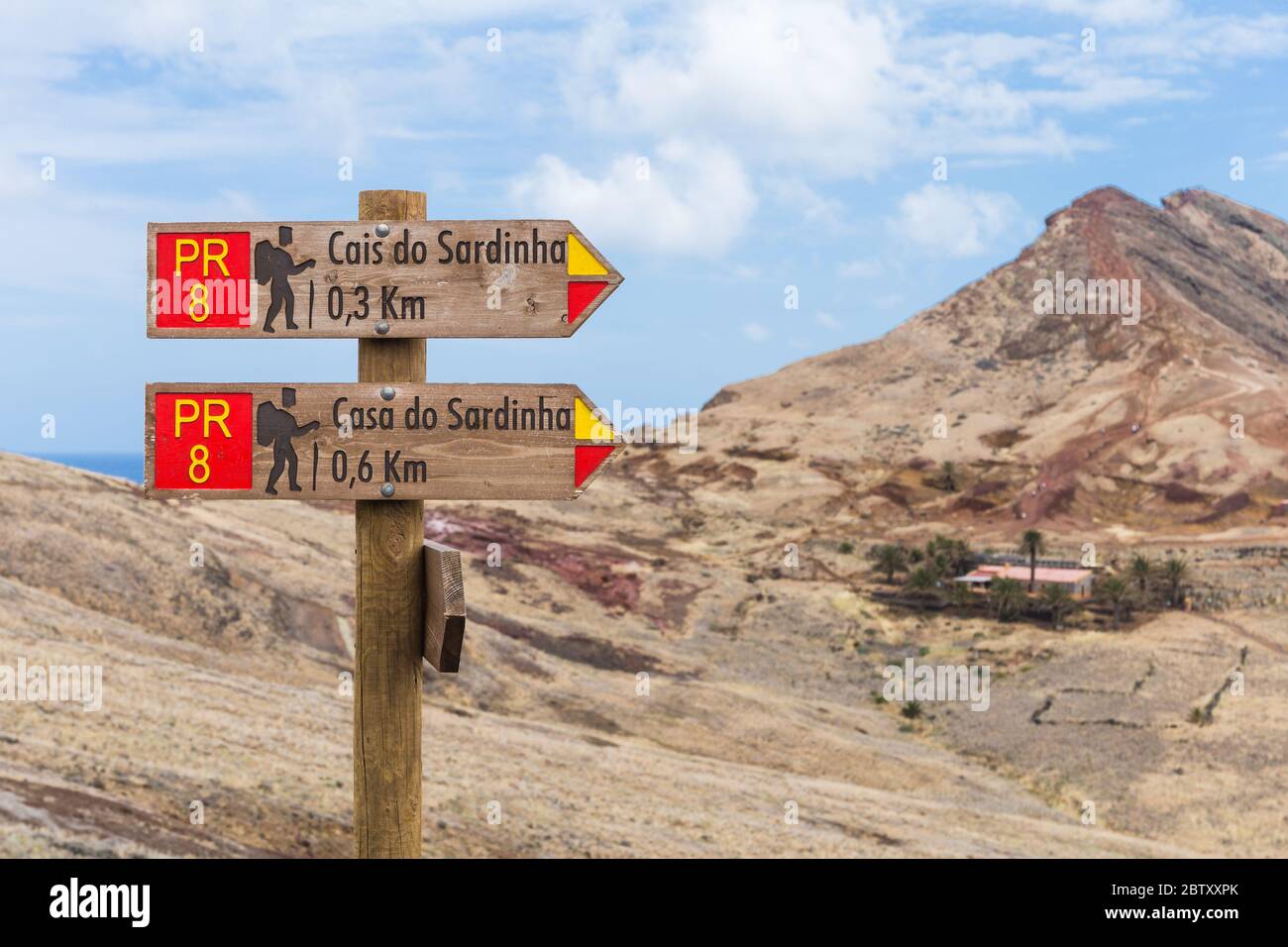 Die PR8 vom 'Ponta de Sao Lourenco' Fußweg nach 'Cais do Sardinha' und 'Casa do Sardinha, Madeira Insel, Portugal Stockfoto