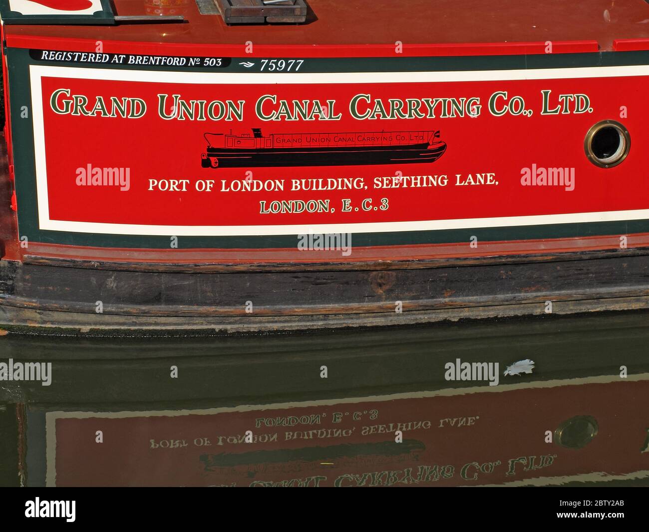 Pavo No 327, Red Barge, Grand Union Canal Carrying Co Ltd, registriert in Brentford No 503,75977, Port of London Building, Seedhing Lane, EC3 Stockfoto