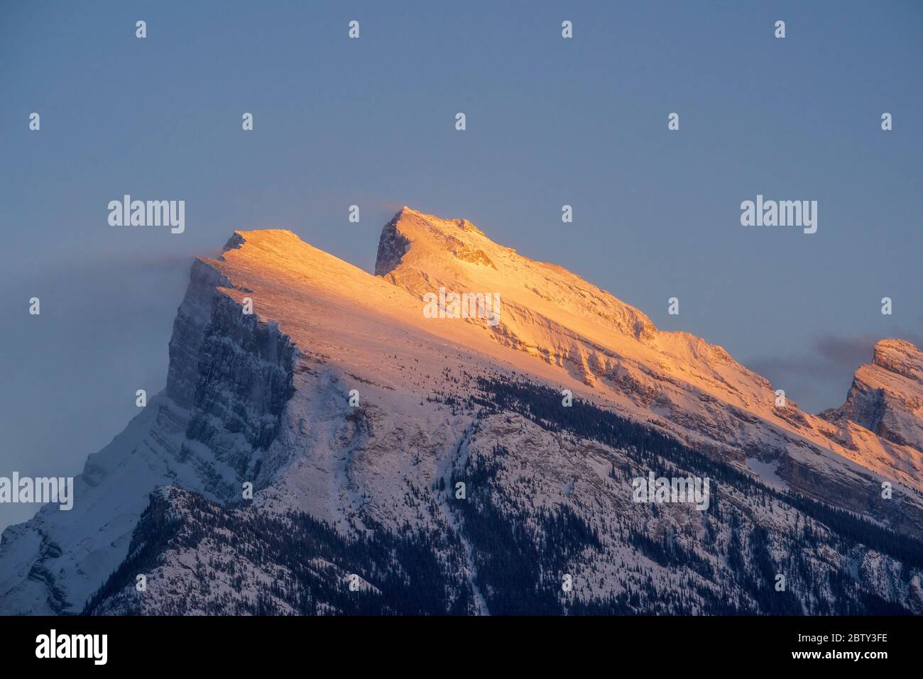 Nachmittags Licht auf Mount Rundle, Banff National Park, UNESCO-Weltkulturerbe, Alberta, Kanada, Nordamerika Stockfoto