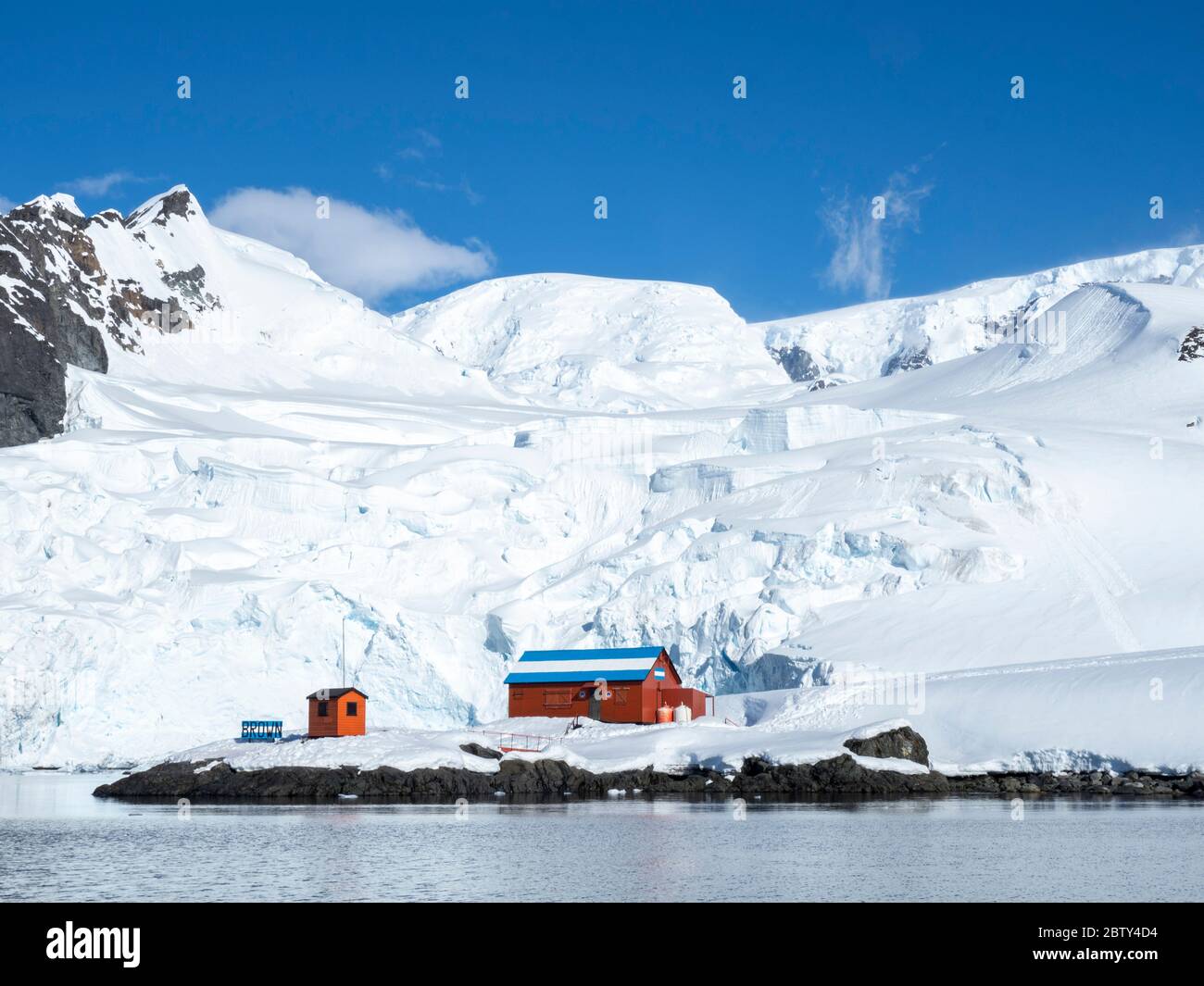 Die argentinische Forschungsstation Base Brown im Paradise Harbour, Antarktis, Polarregionen Stockfoto