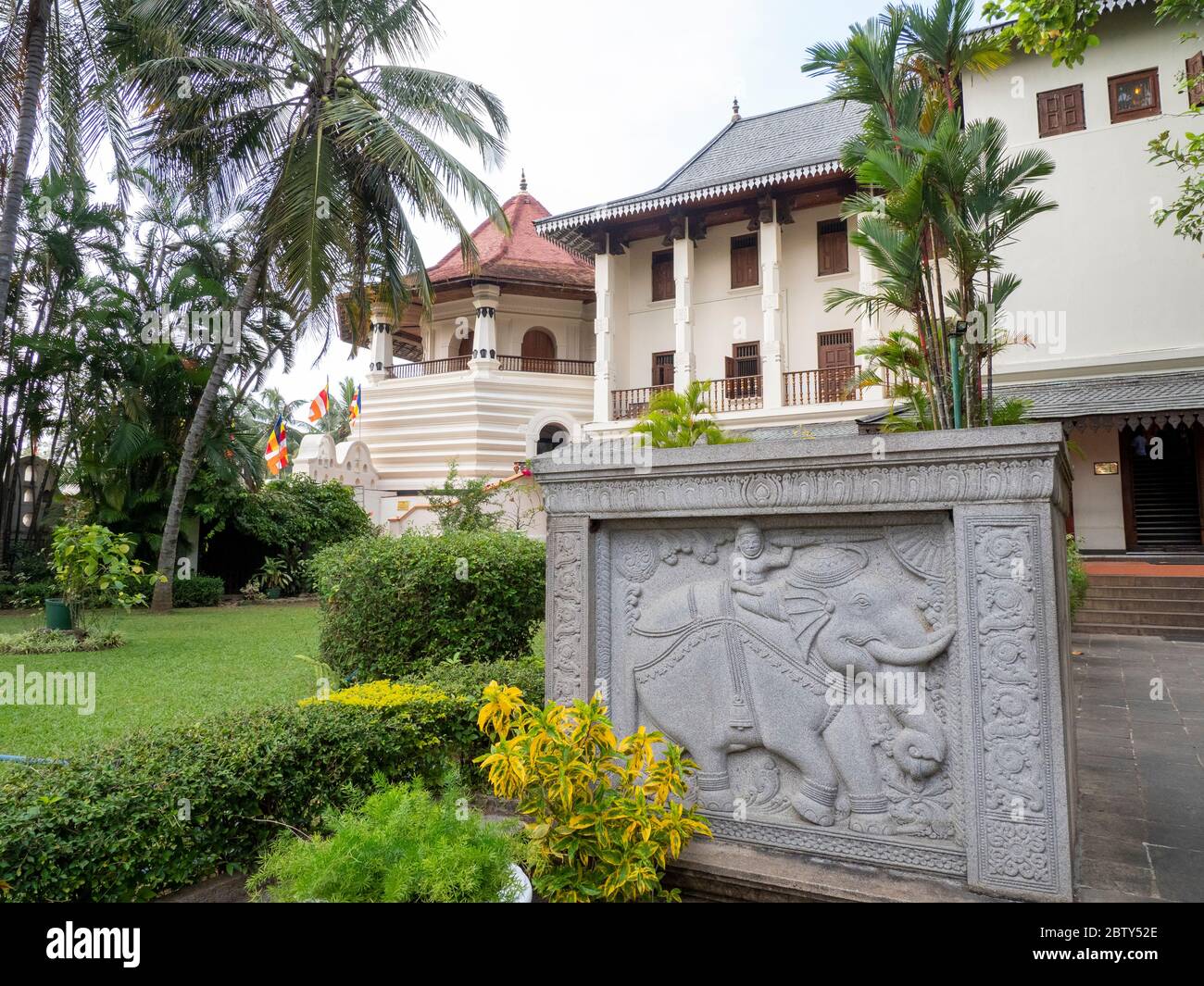 Sri Dalada Maligawa (Tempel des Heiligen Zahns Relikt), UNESCO-Weltkulturerbe, Kandy, Sri Lanka, Asien Stockfoto