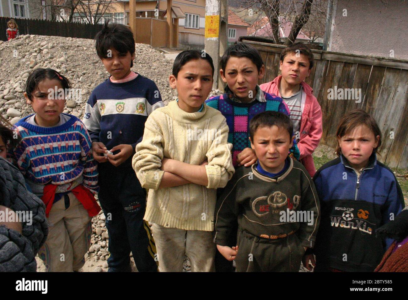 Zigeunerkinder in Transsilvanien, Rumänien Stockfoto