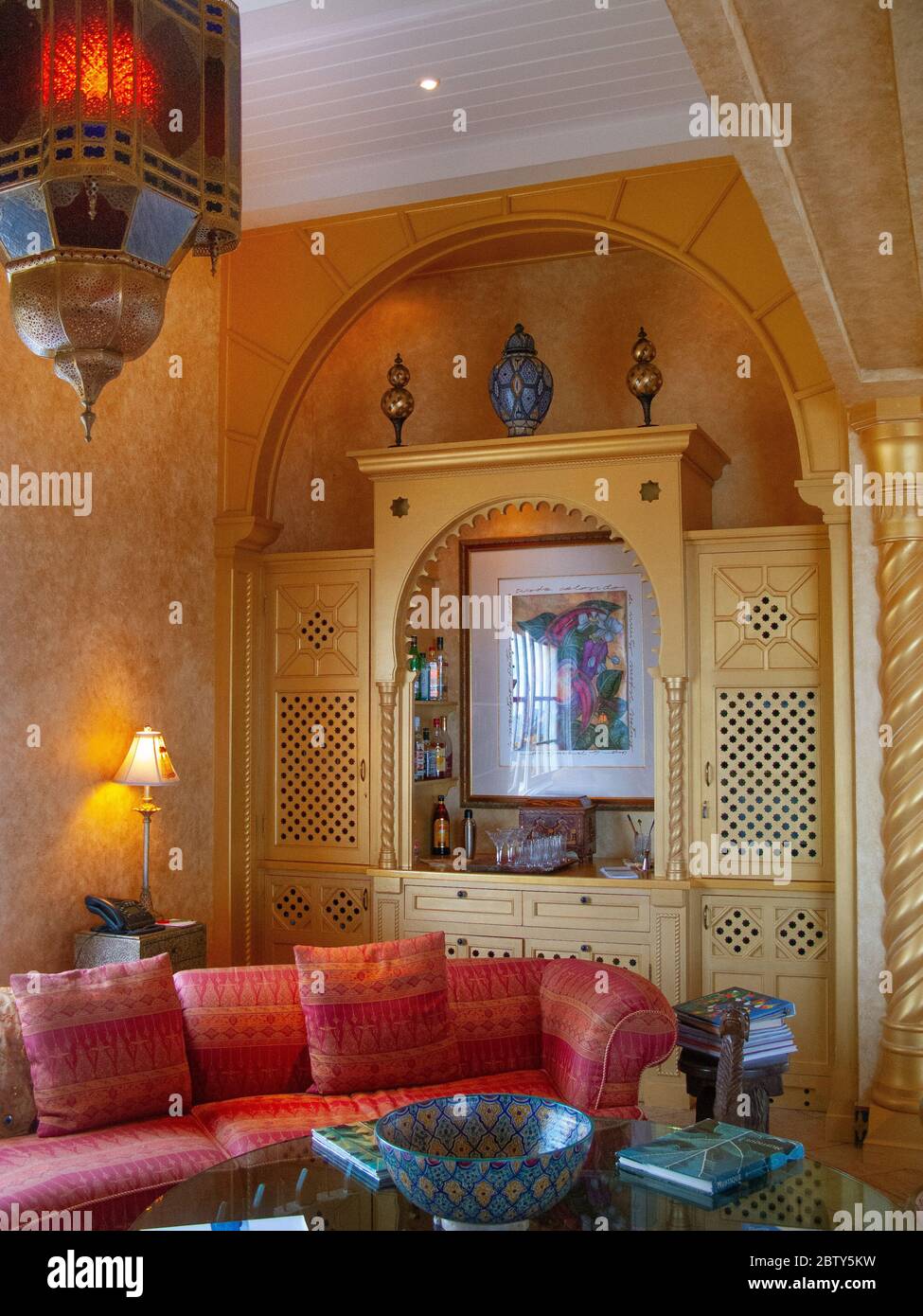 Toucan Hill Villa, eine villa im marokkanischen Stil, die höchste Villa auf Mustique Island. Ein exklusives Paradies, Kurzurlaub und Karibik Ziel Stockfoto