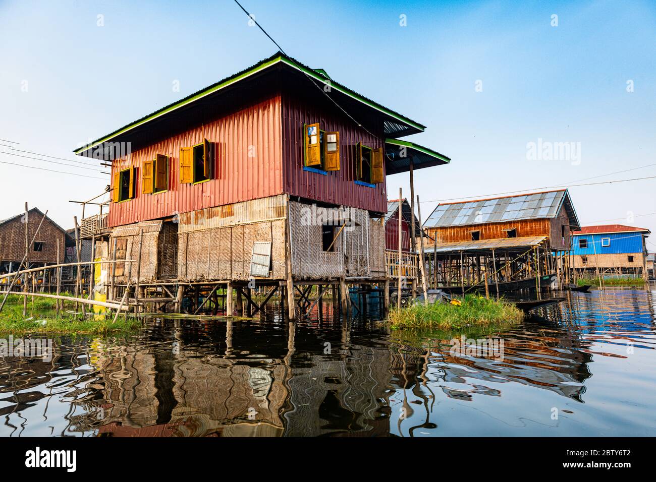 Dorf auf Stelzen, Nampan, Inle Lake, Shan Staat, Myanmar (Burma), Asien Stockfoto