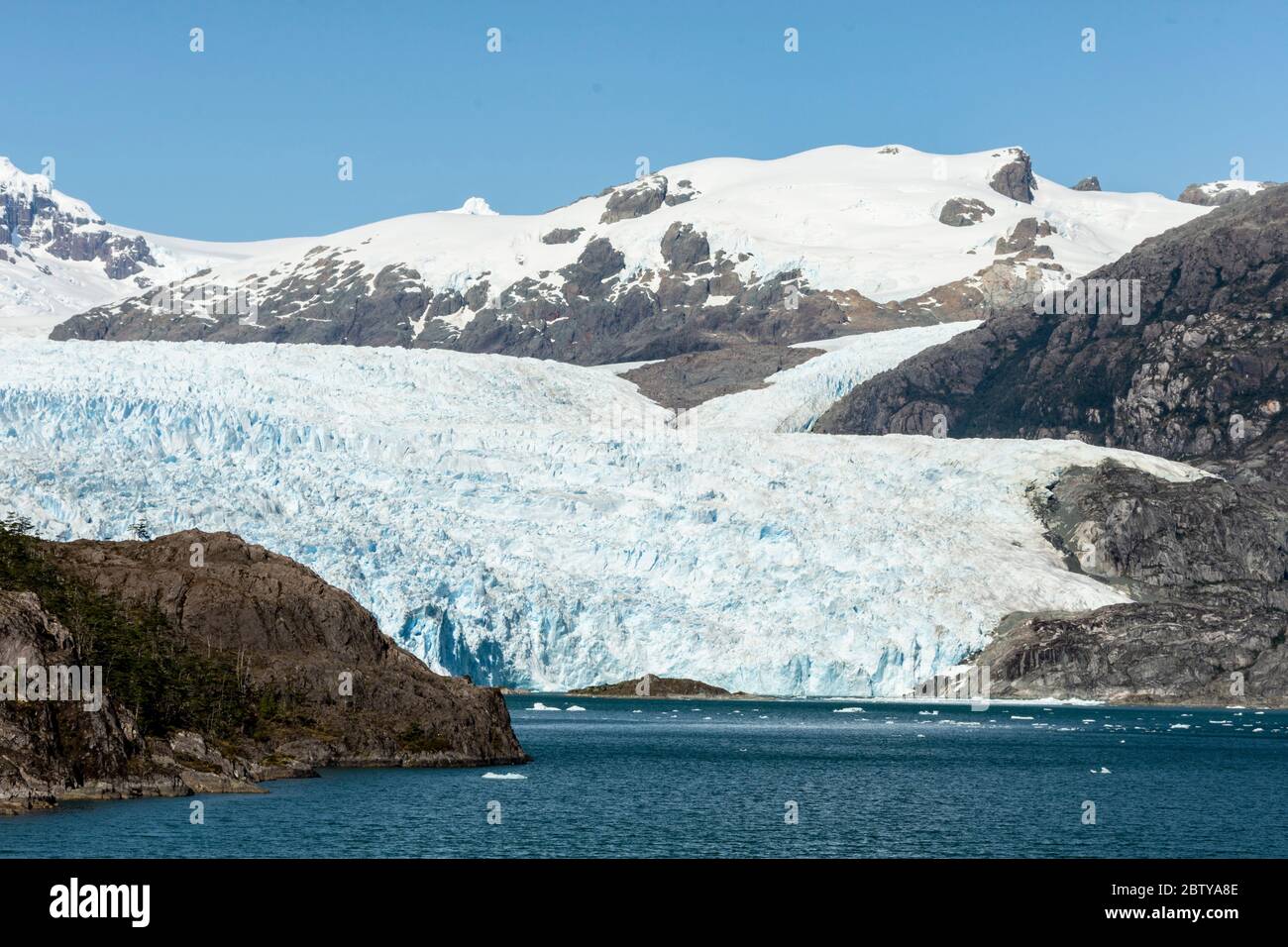 Asien-Fjord und Brujo-Gletscher, chilenische Fjorde, Chile, Südamerika Stockfoto