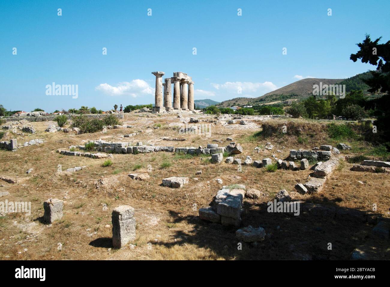 Der Apollontempel im antiken Korinth, Griechenland, Europa Stockfoto