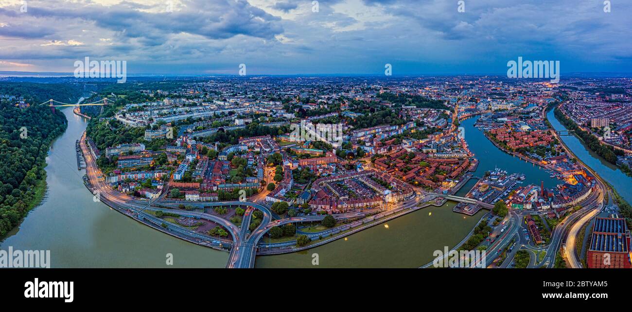 Luftaufnahme der Avon Gorge, Clifton, Hotwells und Stadtzentrum, Bristol, England, Großbritannien, Europa Stockfoto