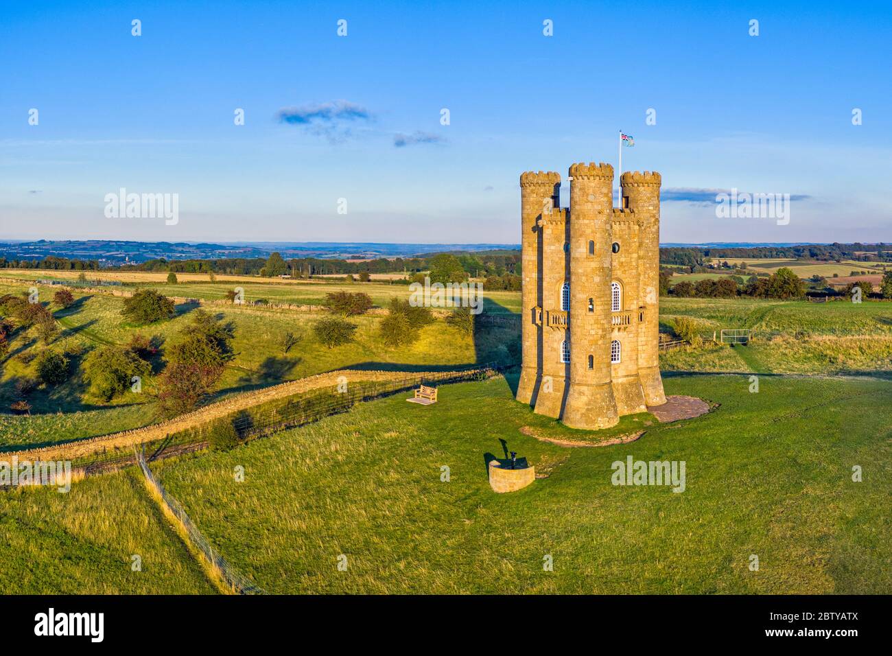 Broadway Tower auf dem Fish Hill, dem zweithöchsten Punkt in den Cotswolds, Broadway, Worcestershire, England, Großbritannien, Europa Stockfoto