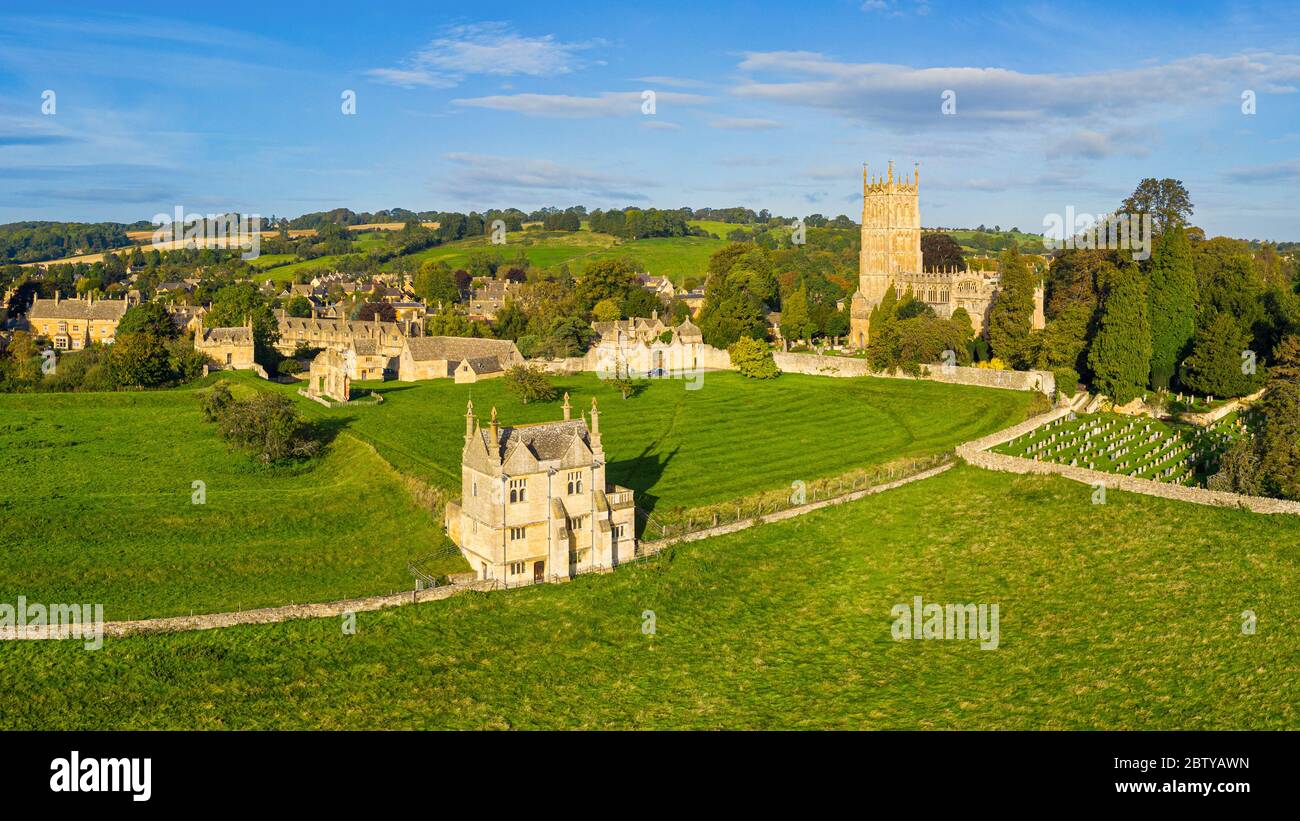 East Banqueting House and St. James' Church, Chipping Campden, Cotswolds, Gloucestershire, England, Großbritannien, Europa Stockfoto