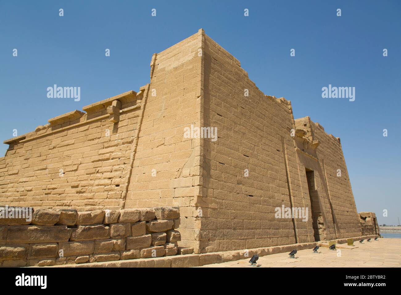 Front Pylon, Tempel von Mandulis, Kalabsha, UNESCO-Weltkulturerbe, in der Nähe von Assuan, Nubia, Ägypten, Nordafrika, Afrika Stockfoto