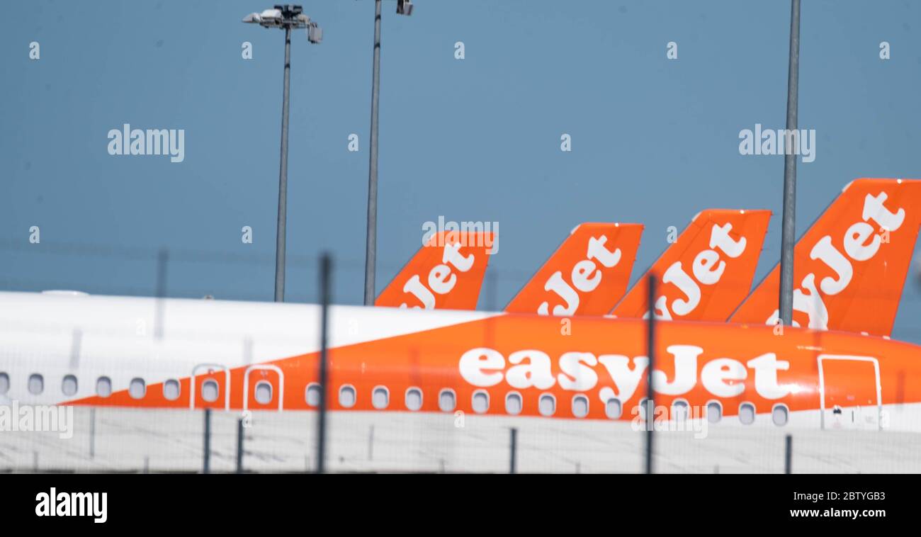 Southend Airport Essex 28. Mai 2020 Easyjet Flugzeuge am Flughafen Southend gelegt als Easyjet Tausende von Entlassungen in einer Umstrukturierung ankündigt Kredit: Ian Davidson/Alamy Live News Stockfoto