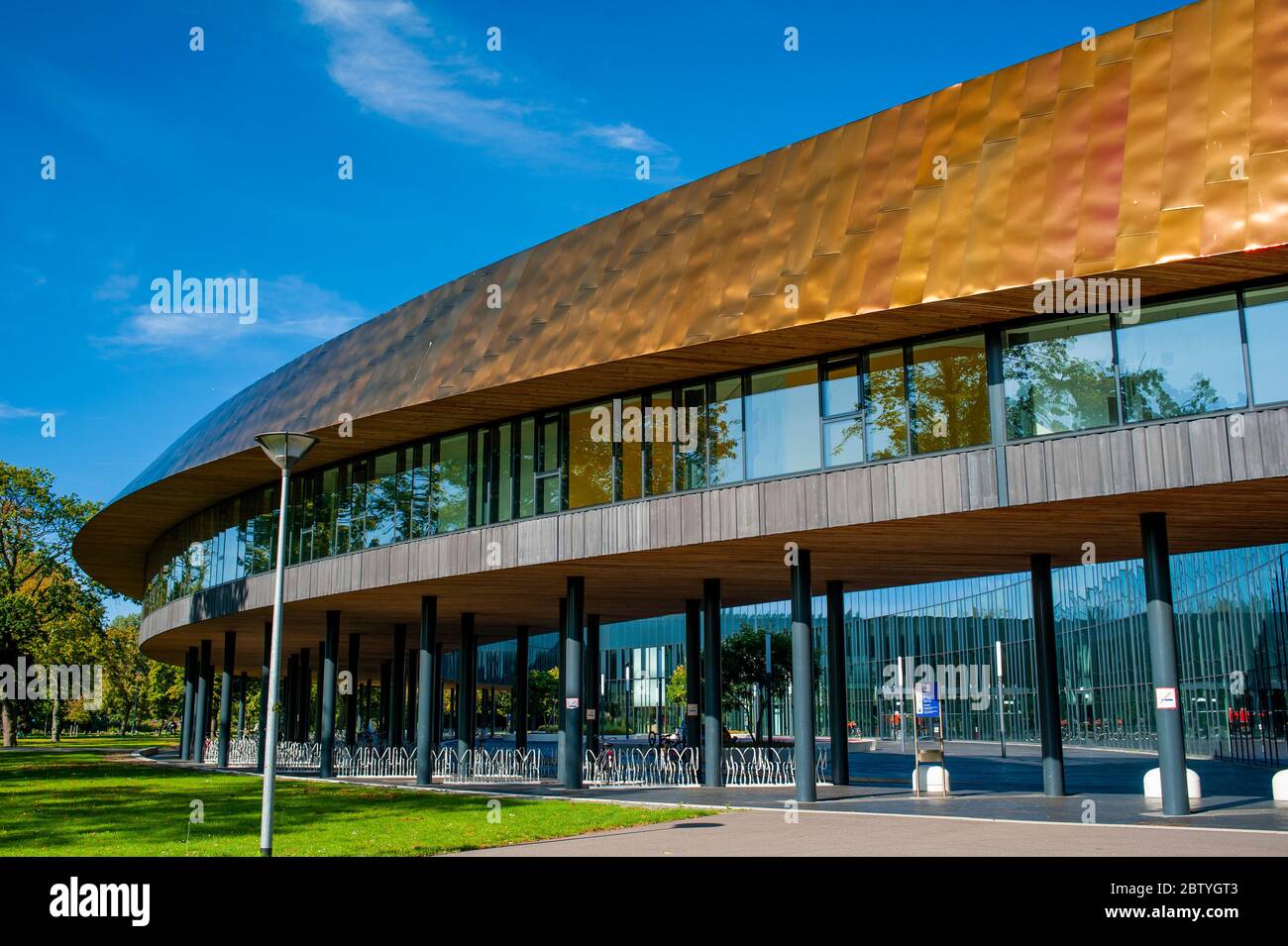 Sportcampus Zuiderpark, Den Haag, Niederlande. Ist ein mehrfach preisgekröntes Sportzentrum mit 50 Millionen Euro. Der 33,000 m2 große Sportcampus wurde von Arc entworfen Stockfoto