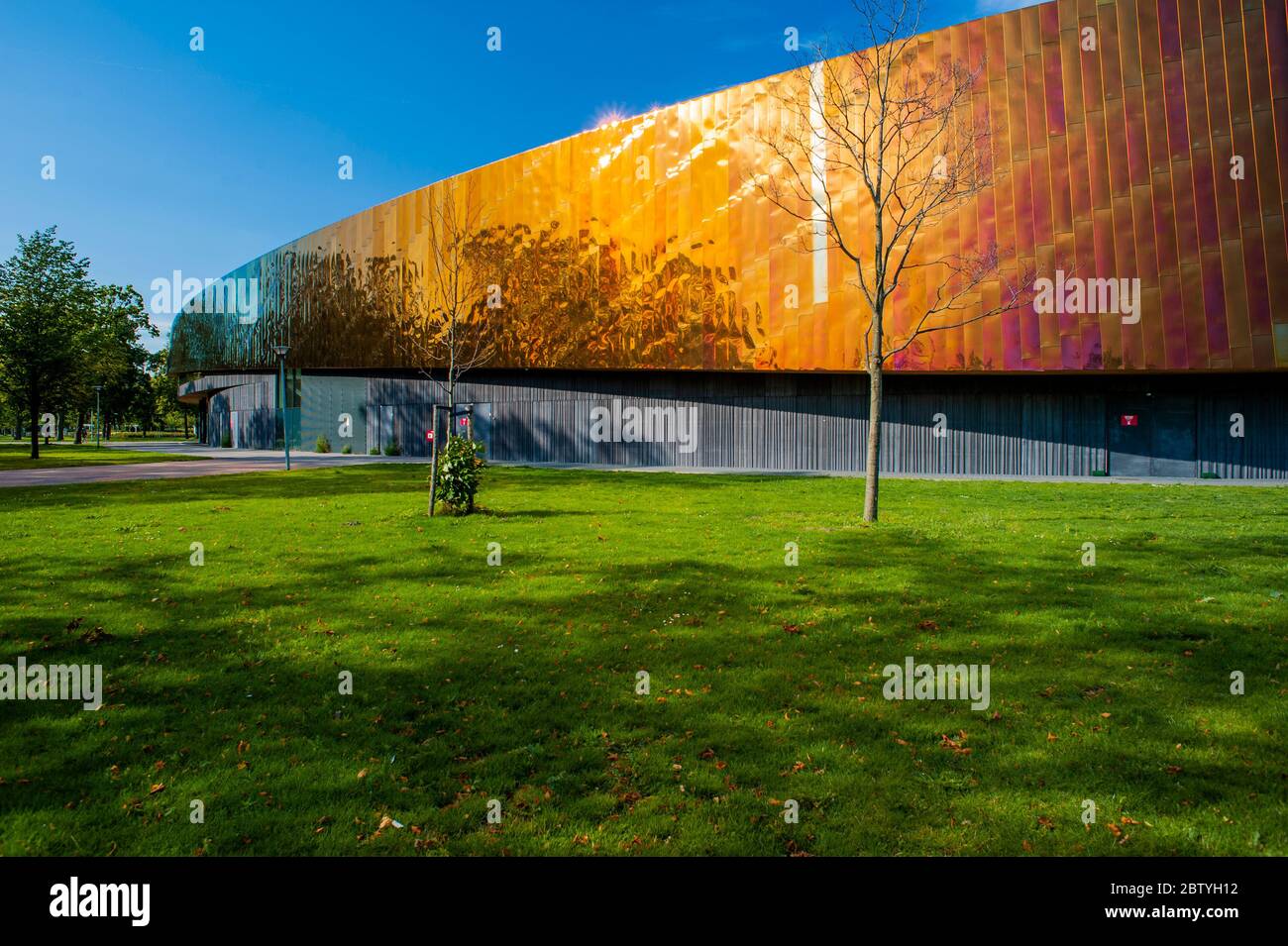 Sportcampus Zuiderpark, Den Haag, Niederlande. Ist ein mehrfach preisgekröntes Sportzentrum mit 50 Millionen Euro. Der 33,000 m2 große Sportcampus wurde von Arc entworfen Stockfoto