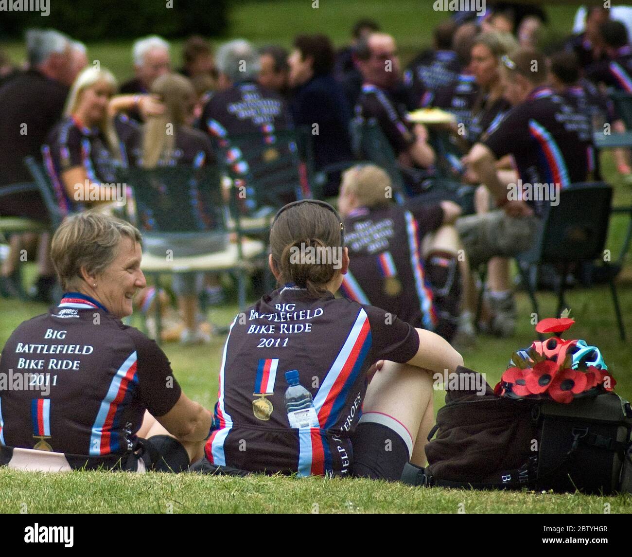Ein Start einer Help for Heroes-Radtour vom Southwick Park, Hampshire, nach Paris im Jahr 2010. Die Wohltätigkeitsorganisation ist auch heute noch stark. Stockfoto