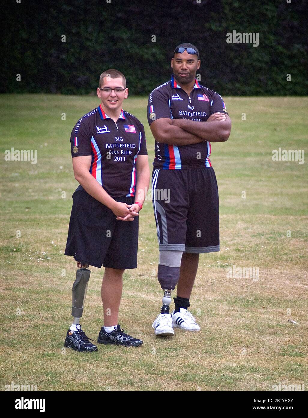 Ein Start einer Help for Heroes-Radtour vom Southwick Park, Hampshire, nach Paris im Jahr 2010. Die Wohltätigkeitsorganisation ist auch heute noch stark. Stockfoto