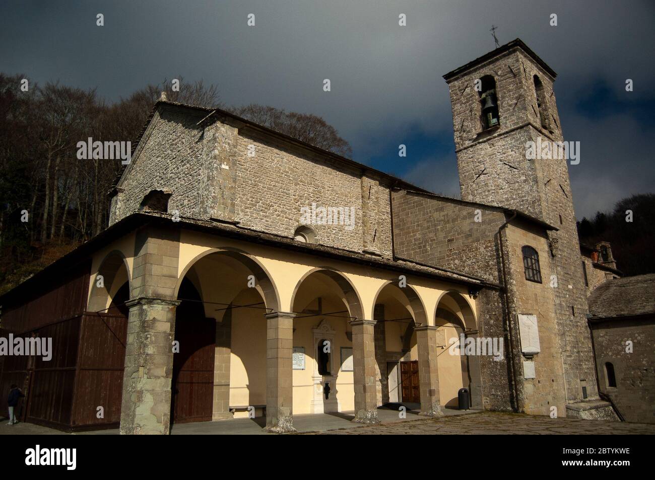 Wallfahrtskirche La Verna, Franziskanerschutzgebiet im toskanischen Apennin. Stockfoto