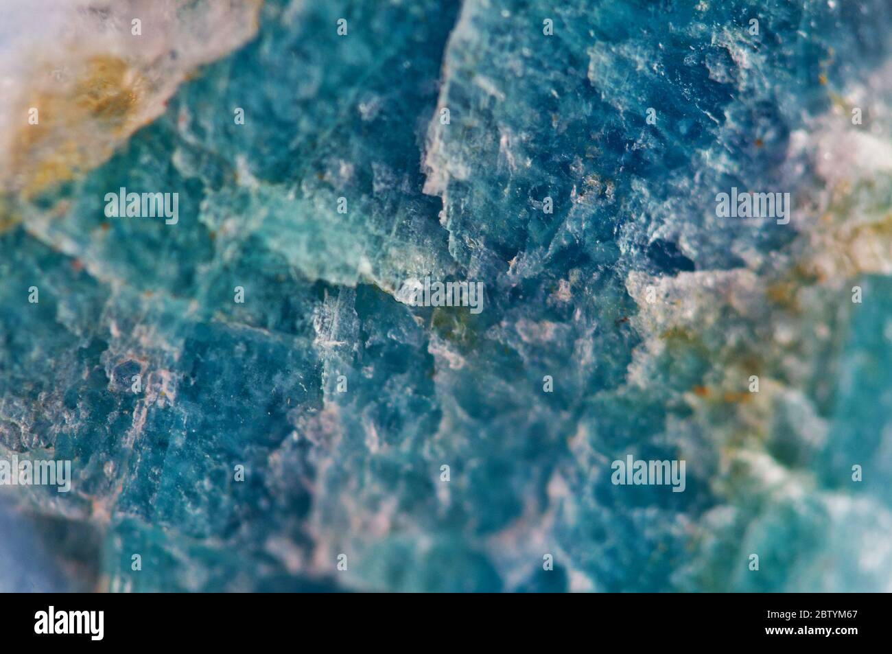 Türkisfarbener Hintergrund aus Naturkristall. Amazonit. Makro Stockfoto