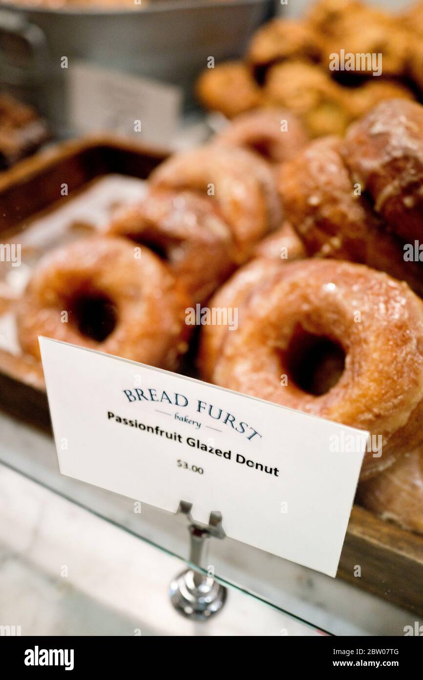 Bread Furst, eine Spezialitätenbäckerei im Van Ness-Forest Hills-Viertel in Washington, D.C. wurde 2017 von Mark Furstenberg eröffnet Stockfoto