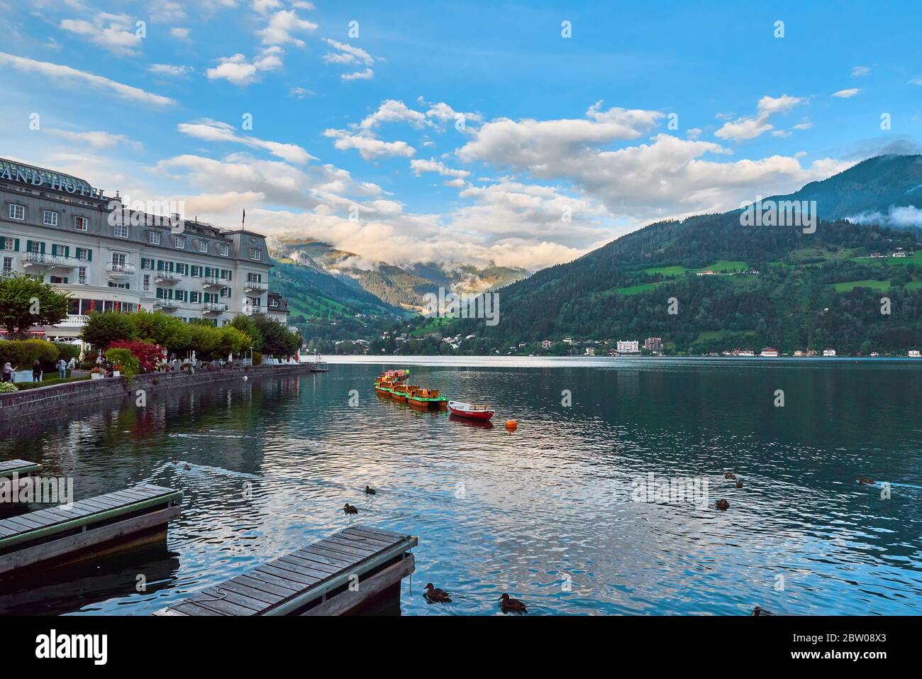 Friedliche Zell am See Seenlandschaft in Kaprun, Österreich Stockfoto