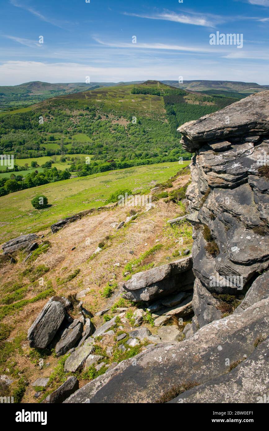 Blick vom Bamford Edge in Richtung Ladybower Reservoir, Peak District, Großbritannien Stockfoto