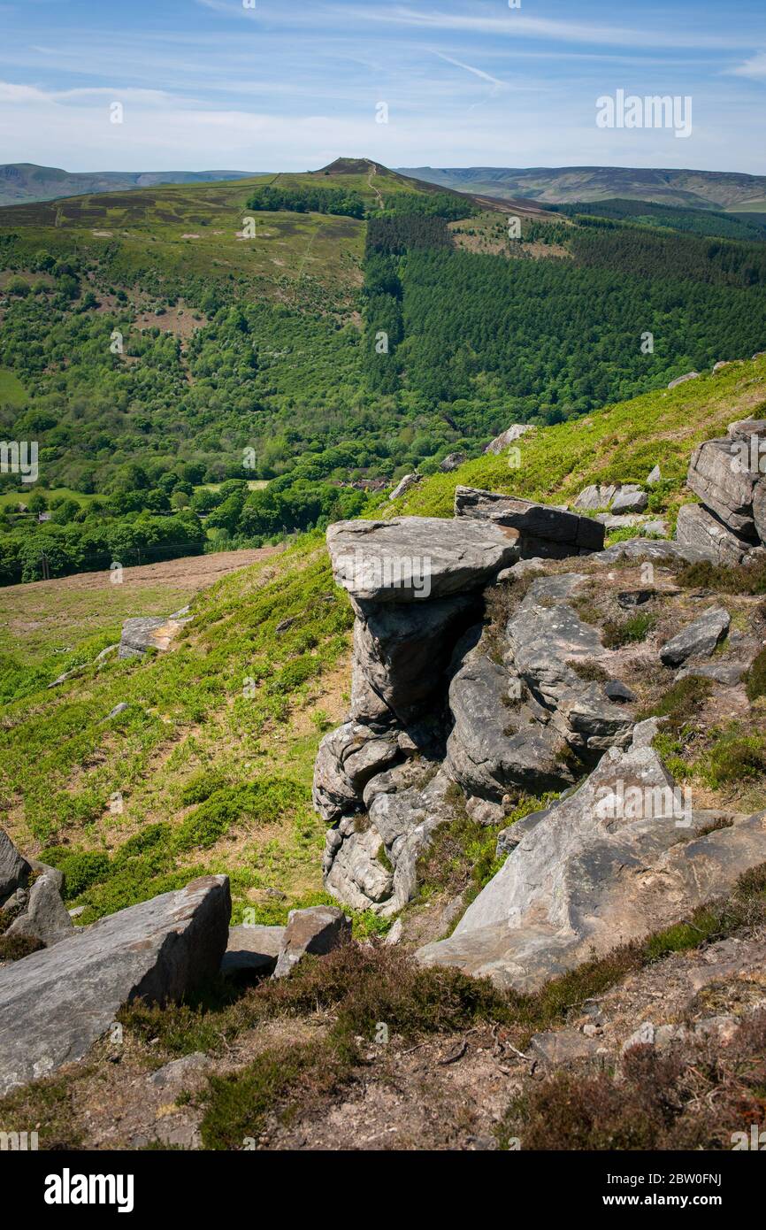 Blick vom Bamford Edge in Richtung Ladybower Reservoir, Peak District, Großbritannien Stockfoto