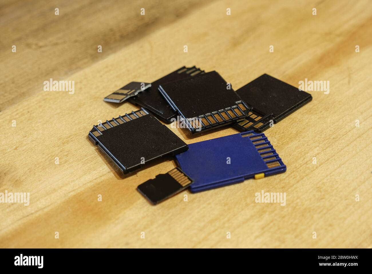 Stapel von Tech-Speicherkarten-Geräte, sd mmc microsd, Speicherwerkzeuge Stockfoto