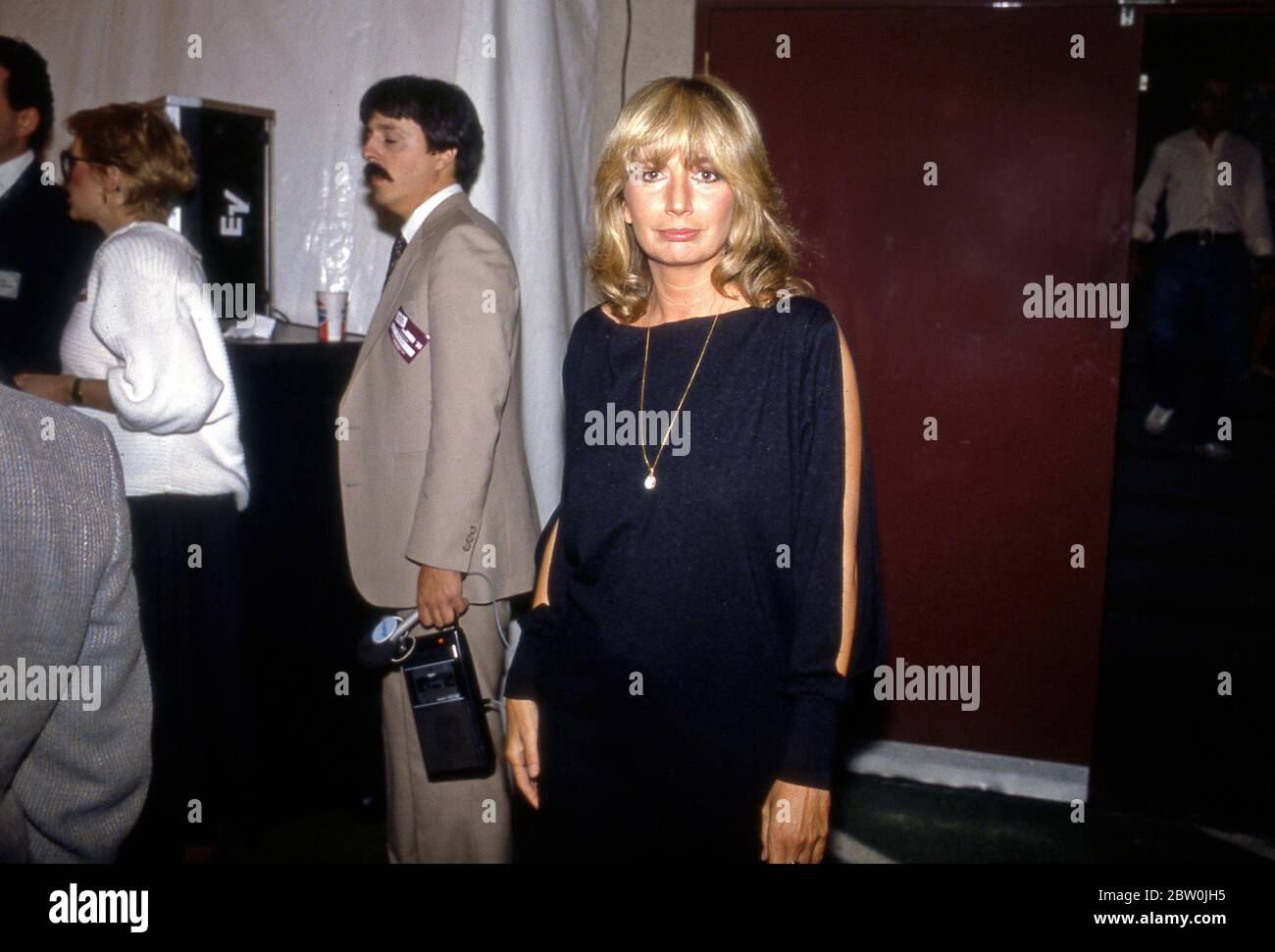 Schauspielerin/Regisseurin Pennny Marshall, die 1986 bei einer Veranstaltung für Comic Relief auftrat Stockfoto
