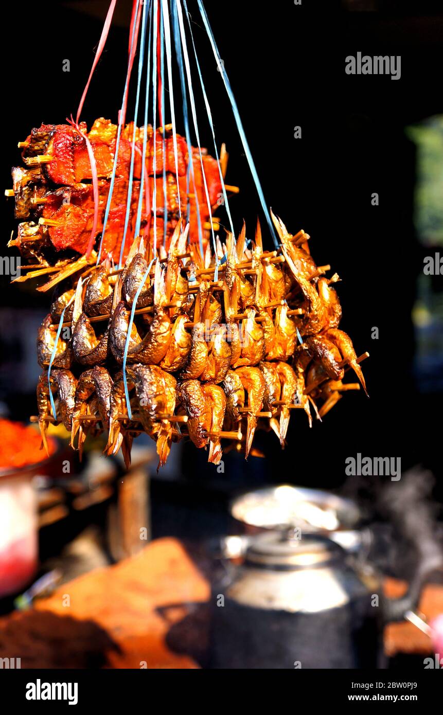 Appetitlich frisches Street Food in einem lokalen Restaurant in Nepal Stockfoto