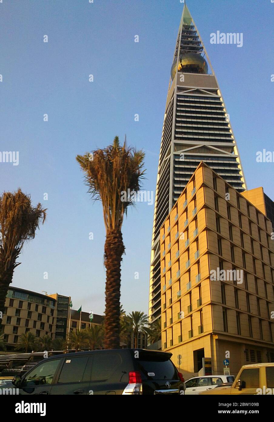 Al Faisaliyah Tower, eines der Wahrzeichen in Riad, Königreich Saudi-Arabien, Naher Osten. Foto aufgenommen am 21. September 2013. Stockfoto