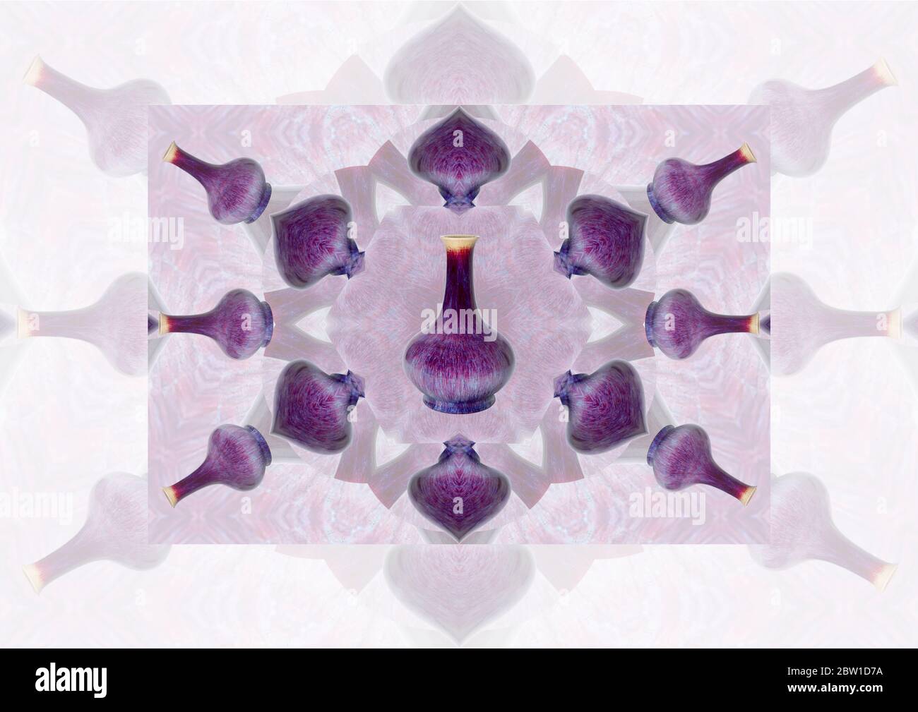 Mandala erstellt mit der purpurnen Vase der Qing-Dynastie in der Chicagoer Institution of Art. Kopieren Sie Raum umgeben, um Text hinzuzufügen, falls erforderlich. Kreative Kunstwerke. Stockfoto