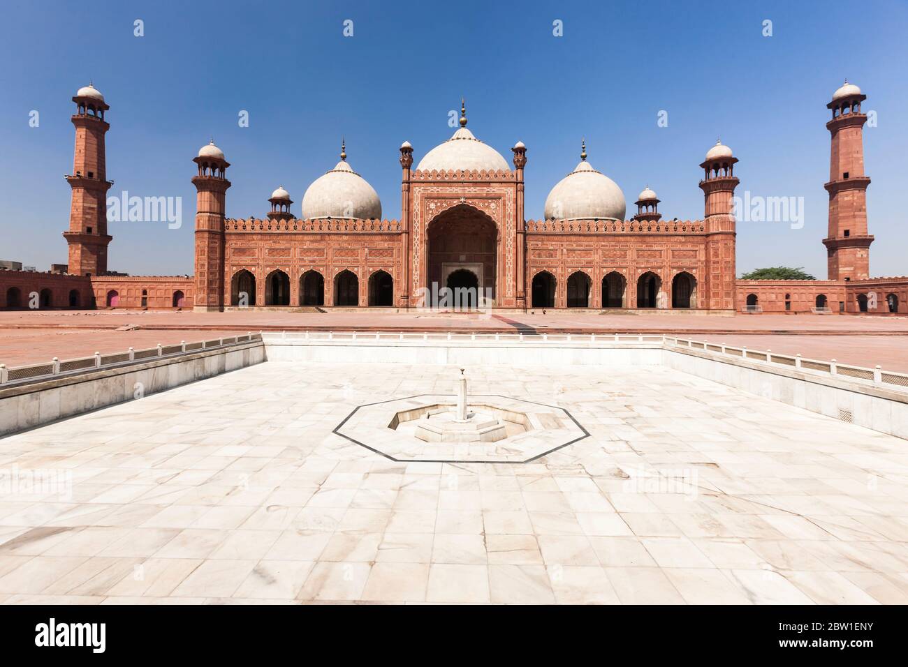 Hof der Badshahi Moschee, Lahore Fort, Lahore, Punjab Provinz, Pakistan, Südasien, Asien Stockfoto