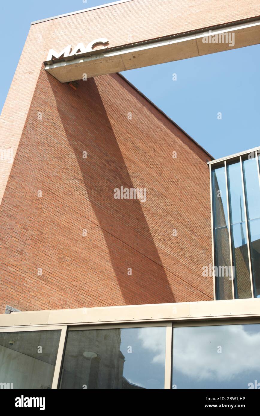 MAC - Metropolitan Arts Centre in Belfast, Blick von der Exchange Street Stockfoto