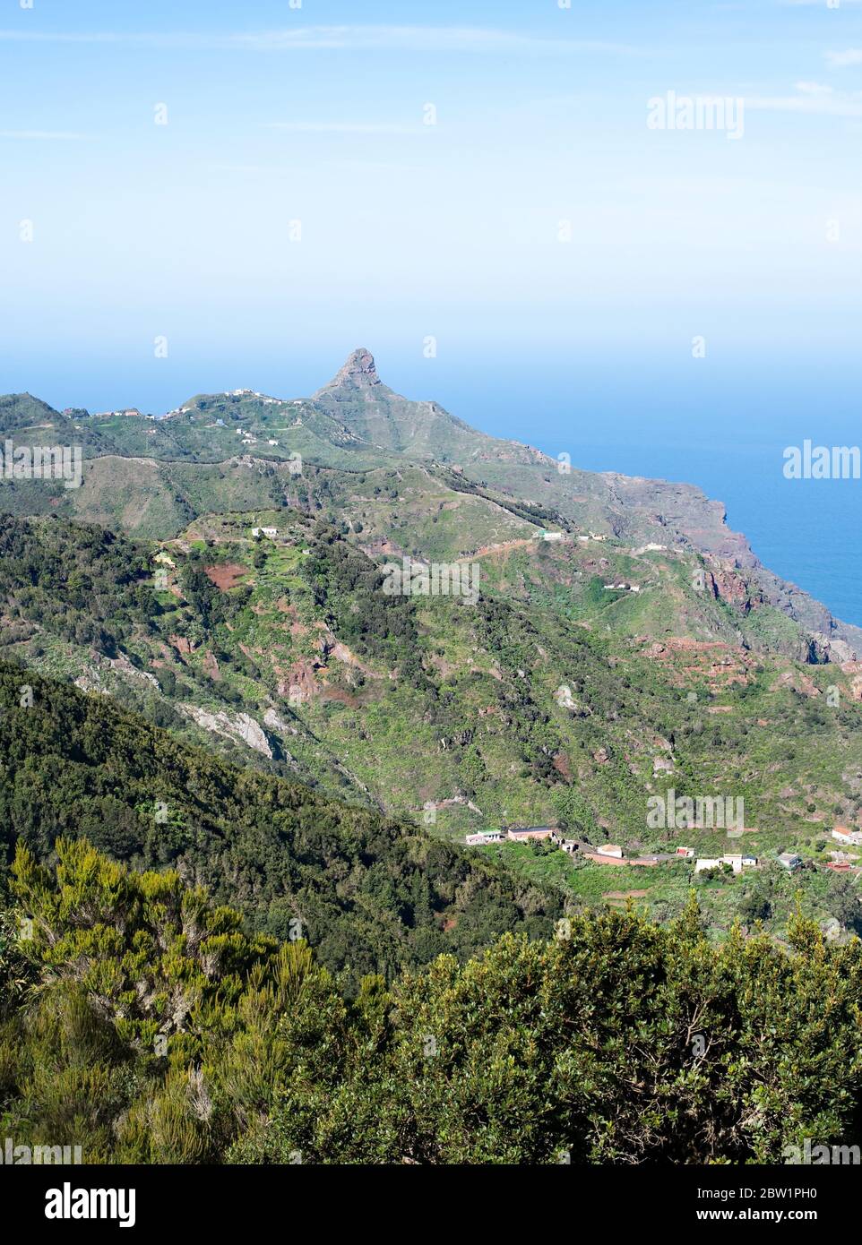 Panoramablick auf Anaga Berge - Wandern Teneriffa, Spanien, Aussichtspunkt vom mirador Risco Magoje Stockfoto
