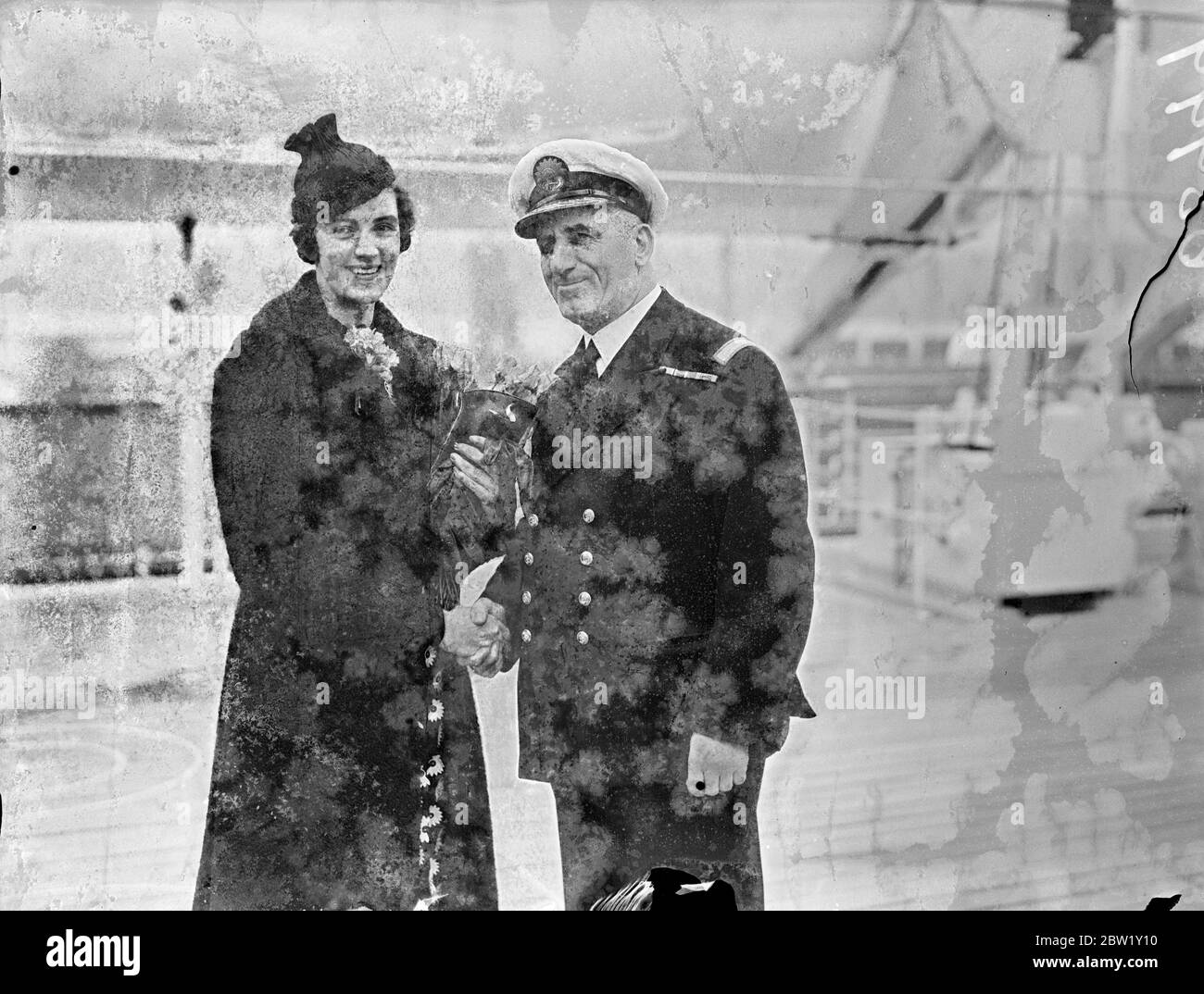 Stabskapitän EEH Starling von RMS Strathnaver Ocean Liner der Peninsular and Oriental Steam Navigation Company (P&O). Mit Miss Sheila Martin. Stockfoto