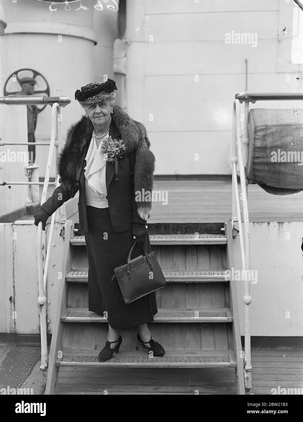 Frau Price Collier, Tante von Präsident Roosevelt, kam von Amerika aus auf der Aquitania in Southampton an. Juli 1937 Stockfoto