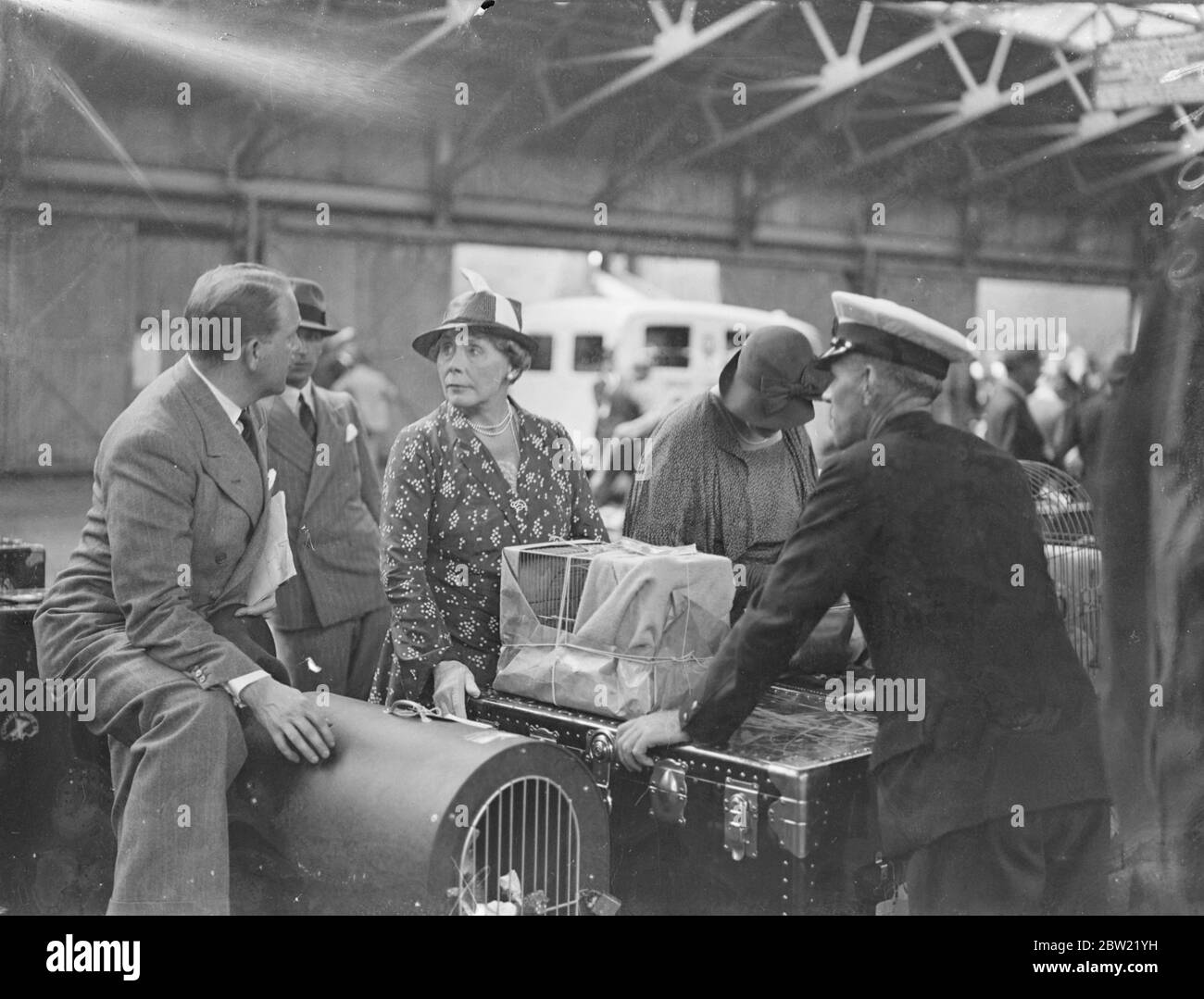 Lady Yule, eine der reichsten Frauen Englands seine Luxusyacht Nahlin wurde kürzlich von König Carol von Rumänien gekauft und kam auf der Aquitania von New York nach Southampton. September 1937. Stockfoto