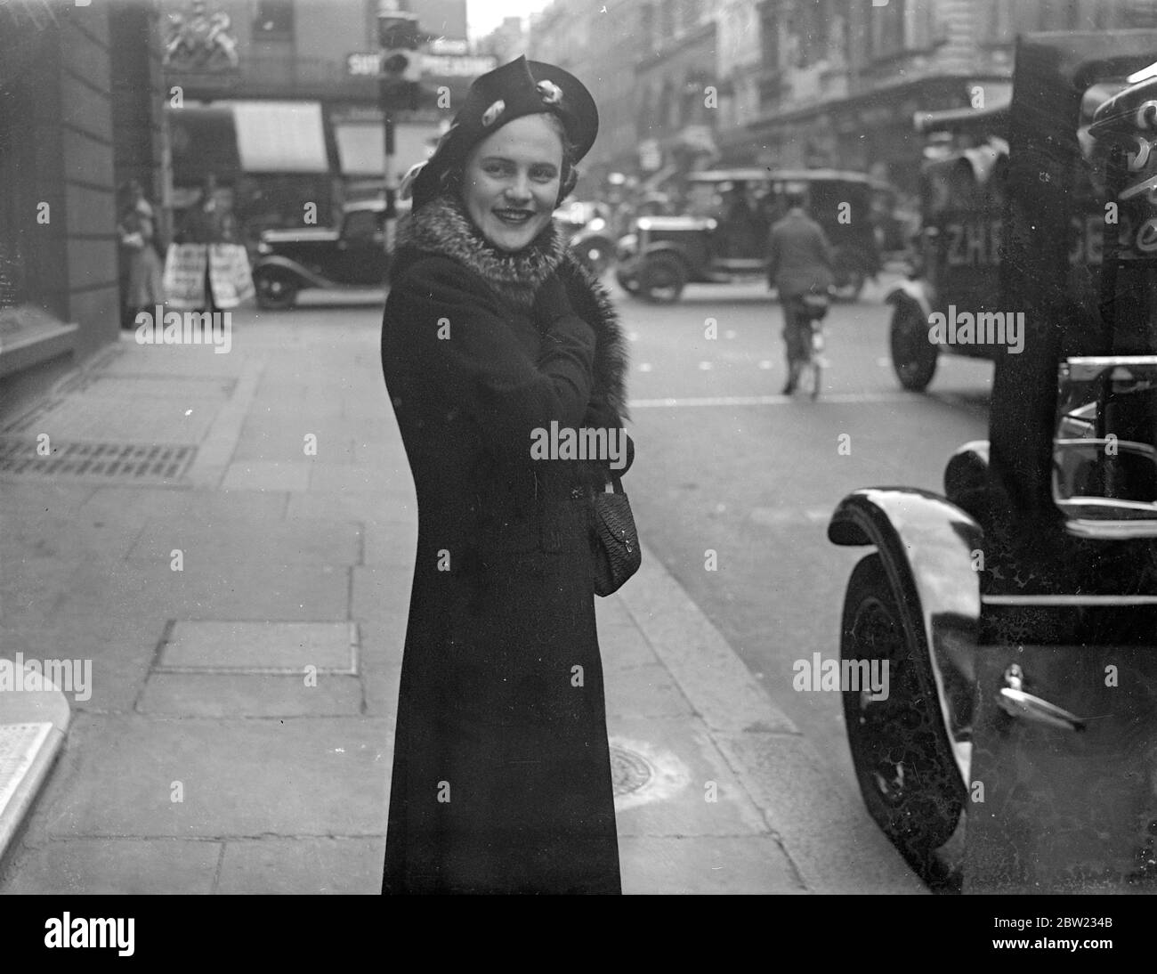 Patricia Gräfin von Jersey wird morgen im Londoner Registeramt mit Robert Filmer-Wilson, einem Börsenmakler, verheiratet. Hier abgebildet Verlassen ihres Londoner Hotels Last Minute Expedition Stopp 10 September 1937. Stockfoto